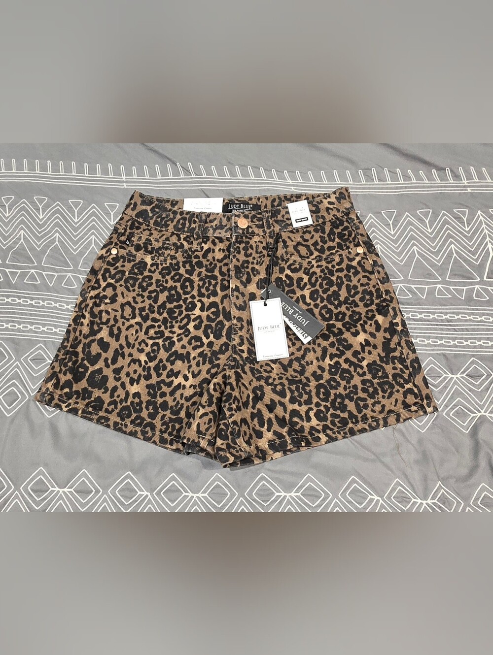 Judy Blue High Waisted Leopard Print Cut Off Shorts Size Small